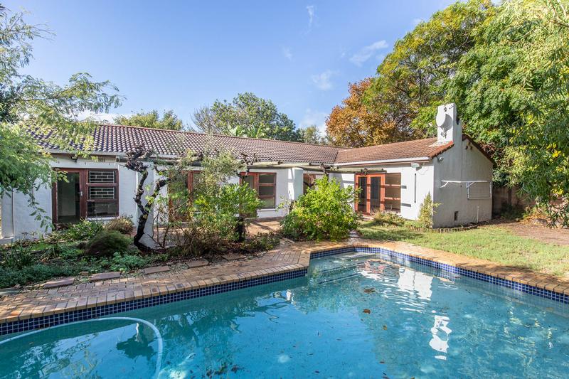 4 Bedroom Property for Sale in Constantia Western Cape